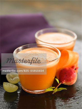 Carrot,grape and pomegranate smoothie