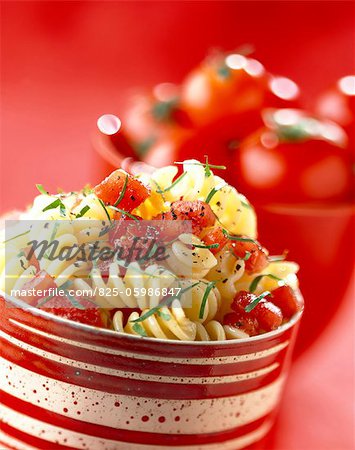 Fusilli with raw tomato