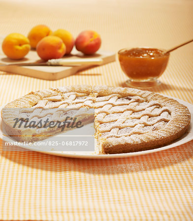 Apricot jam pie