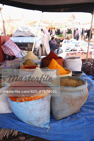 Spice stall on the market at Kelaat M'Gouna