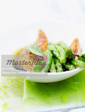 pan-fried green asparagus with grilled salmon and sweet soya sauce