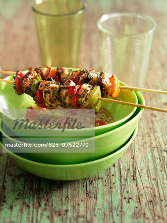 Chicken and bell pepper brochettes