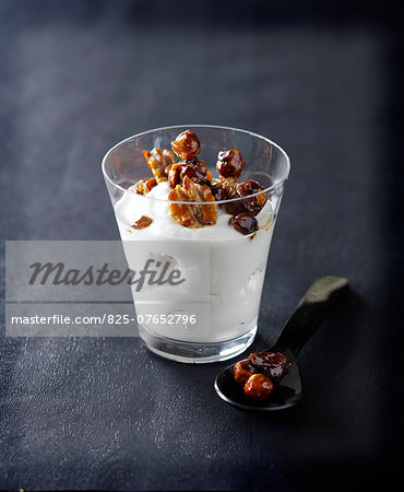 Fromage frais with caramelized dried fruit