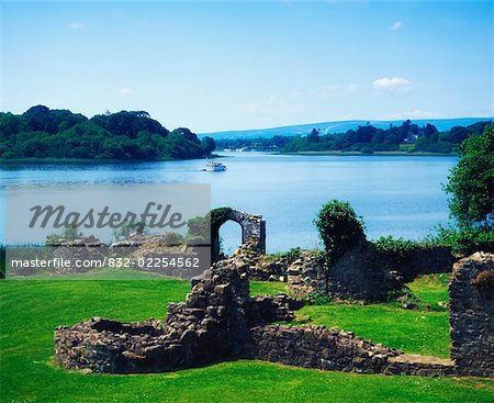 Cruising Co Fermanagh, Upper Lough Erne, Remains of 1611 Crom Castle