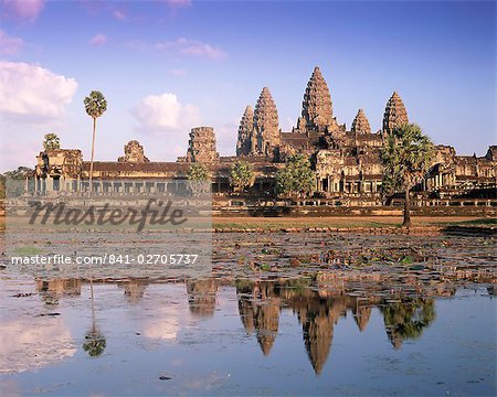 Angkor Wat reflected in the lake, UNESCO World Heritage Site, Angkor, Siem Reap Province, Cambodia, Indochina, Southeast Asia, Asia