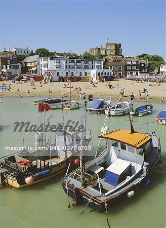 Beach and harbour, Broadstairs, Kent, England, United Kingdom, Europe Beach and harbour, Broadstairs, Kent, England, United Kingdom, Europe