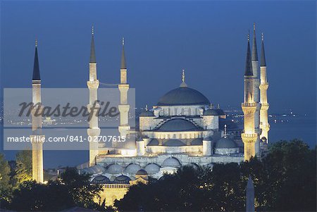 Blue Mosque (Sultan Ahmet Mosque) at night, Istanbul, Turkey, Europe