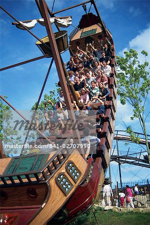 Swinging Ship Ride Chessington World Of Adventure Surrey