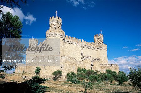 Castle of Manzanares el Rel, dating from the 15th century, near Madrid, Spain, Europe Castle of Manzanares el Rel, dating from the 15th century, near Madrid, Spain, Europe