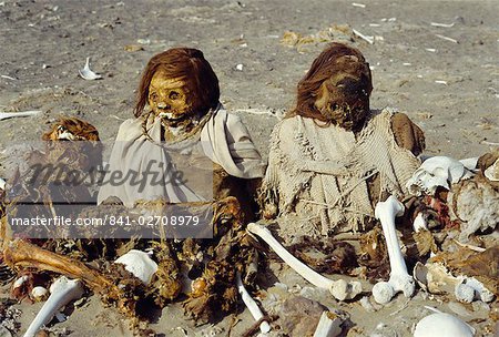 Chauchilla Cemetary, human remains preserved for over 500 years, Nazca, Peru, South America