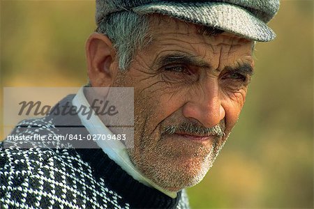 old man in flat cap