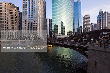 Skyscrapers on West Wacker Drive and the Chicago River by the Franklyn Street Bridge, Chicago Illinois, United States of America, North America