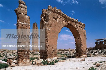 Tower and arch on the site of the Temple of Sin (God of the Moon), Harran, Anatolia, Turkey, Asia Minor, Eurasia