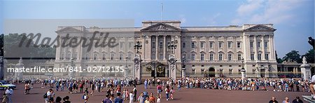 Panoramic view of Buckingham Palace, London, England, United Kingdom, Europe