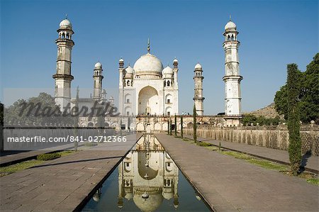 The Bibi ka Maqbara was uilt by Azam Shah in 1678, as a son's tribute to his mother, Begum Rabia Durrani, the Queen of Mughal emperor Aurangzeb. Aurangubad, Maharashtra, India