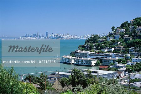 Sausalito, a town on San Francisco Bay in Marin County, with the San Francisco city skyline in the distance, California, United States of America (U.S.A.), North America