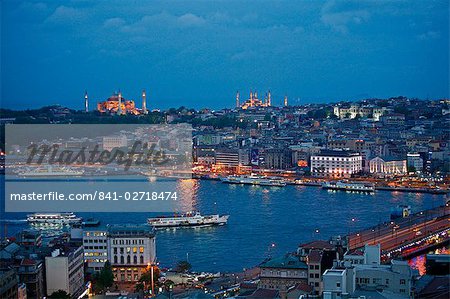 Skyline of Istanbul with a view over the Golden Horn and the Galata bridge, Istanbul, Turkey, Europe