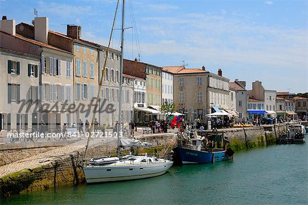 Harbour and quayside, Saint Martin de Re, Ile de Re, Charente-Maritime, France, Europe