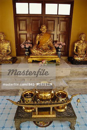 Buddha statues covered in gold leaf, Bangkok, Thailand, Southeast Asia, Asia