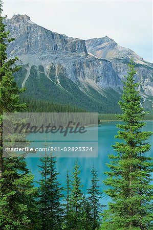 Emerald Lake, Yoho National Park, UNESCO World Heritage Site, Rocky Mountains, British Columbia, Canada, North America