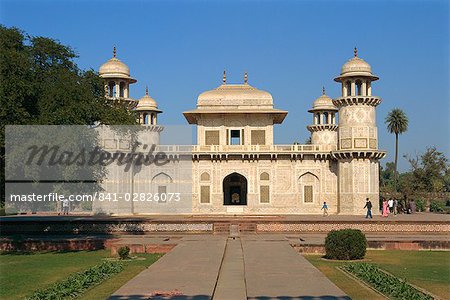 Itimad-ud-Daulah's tomb, built by Nur Jehan, wife of Jehangir in 1622 AD, Agra, Uttar Pradesh state, India, Asia