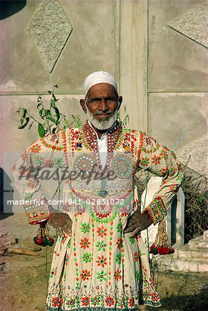 traditional gujarati man clothing - Google Search | Indian outfits, Clothes,  Fashion