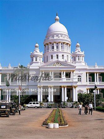 Lalitha Mahal Hotel (former palace for guests of the maharajah), designed by E.W. Fritchley in 1930, Mysore, Karnataka state, India, Asia