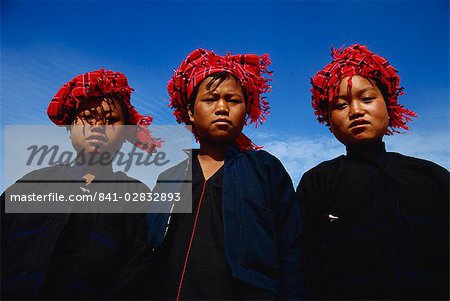 Portrait of three young girls of the Pa-O tribe, Aungban, Shan Plateau, Myanmar (Burma), Asia