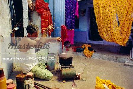 Man tie dyeing cotton, Bhuj, Kutch, Gujarat State, India