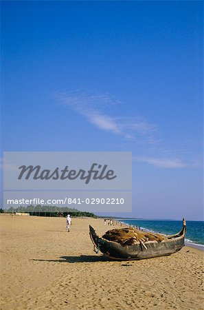 The beach at Quilon, Kerala State, India, Asia