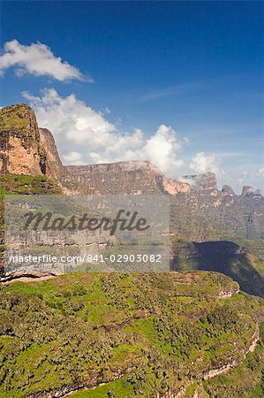 Dramatic mountain scenery from the area around Geech, UNESCO World Heritage Site, Simien Mountains National Park, The Ethiopian Highlands, Ethiopia, Africa
