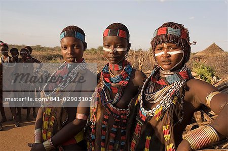 People of the Hamer tribe, the woman's hair treated with ochre, water and resin and twisted into tresses known as goscha, Lower Omo Valley, southern Ethiopia, Ethiopia, Africa