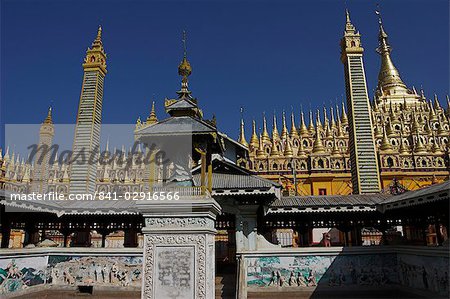 Stucco decorated turtle pool (Laik-kan), Thanboddhay Paya, built between 1939 and 1952 by Moehnyin Sayadaw and said to contain over half a million Buddha images, Monywa, Sagaing Division, Myanmar (Burma), Asia