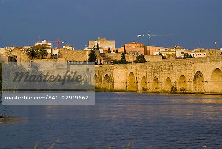 Roman bridge, Merida, Extremadura, Spain, Europe