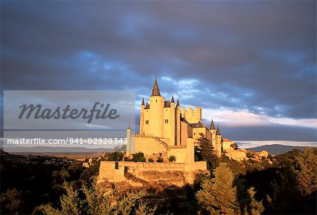 The Alcazar at sunset, Segovia, Castilla y Leon, Spain, Europe
