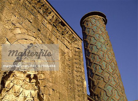 Portal and minaret of the Yakutiye Medresse mosque dating from the 13th century, Erzurum, Anatolia, Turkey, Asia Minor, Eurasia