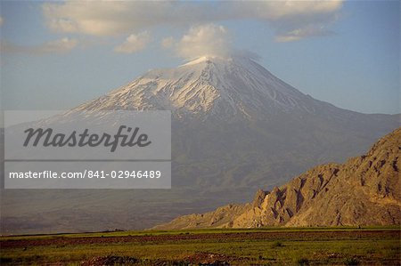 Agri Dagi, Mount Ararat, volcano is the highest mountain in Turkey at 5165m, Anatolia, Turkey, Asia Minor, Asia