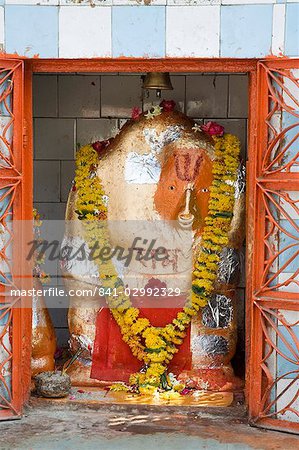 Hindu god and shrine, Maheshwar, Madhya Pradesh state, India, Asia