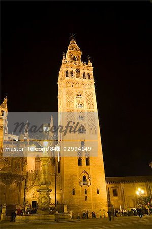 La Giralda and Seville Cathedral at night, UNESCO World Heritage Site, Plaza Virgen de los Reyes, Santa Cruz district, Seville, Andalusia, Spain, Europe