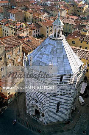 Baptistery, San Giovanni in Corte, Place du Dome, Pistoia, Tuscany, Italy, Europe