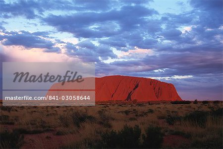 Uluru (Ayers Rock), Uluru-Kata Tjuta National Park, UNESCO World Heritage Site, Northern Territory, Australia, Pacific