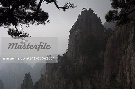 White Cloud Scenic Area, Mount Huangshan (Yellow Mountain), UNESCO World Heritage Site, Anhui Province, China, Asia