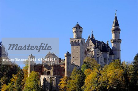 Schloss Neuschwanstein, fairytale castle built by King Ludwig II, near Fussen, Bavaria (Bayern), Germany, Europe