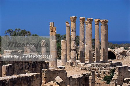 Palace columns, Tolemaide (Ptolemais), Cyrenaica, Libya, North Africa, Africa
