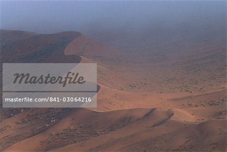 Red sand dunes, up to 300m, Sossusvlei, Namib-Naukluft Desert Park, Namibia, Africa