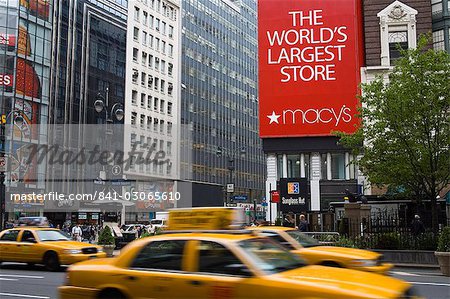 Macy's Store, Herald Square, Midtown Manhattan, New York City, New York, United States of America, North America Macy's Store, Herald Square, Midtown Manhattan, New York City, New York, United States of America, North America