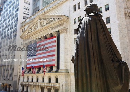 Statue of George Washington in front of the Federal Building and the New York Stock Exchange, Wall Street, Manhattan, New York City, New York, United States of America, North America