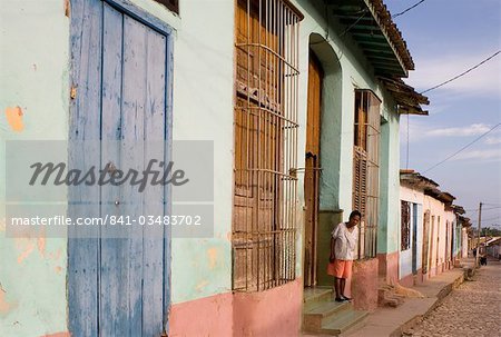 Colourful painted houses along a cobbled street, Trinidad, UNESCO World Heritage Site, Cuba, West Indies, Central America