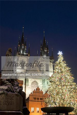 Christmas tree, Gothic Tyn church and statue of Jan Hus at night, Old Town Square, Stare Mesto, Prague, Czech Republic, Europe