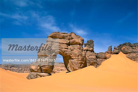 Afzgar Arch, Akakus, Sahara desert, Fezzan, Libya, North Africa, Africa Afzgar Arch, Akakus, Sahara desert, Fezzan, Libya, North Africa, Africa